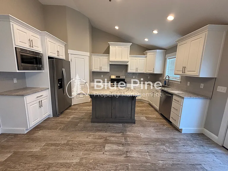5506 Eaglewood Dr — Photo 5