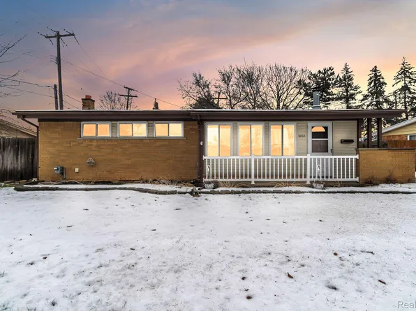 9828 Hartel St, Livonia, MI 48150