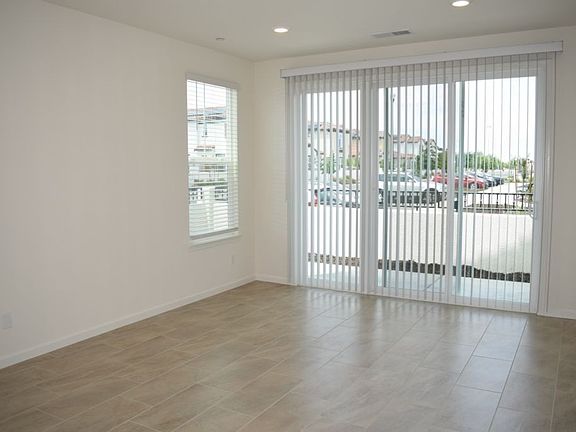 5th image of 1061 Essington Ln
