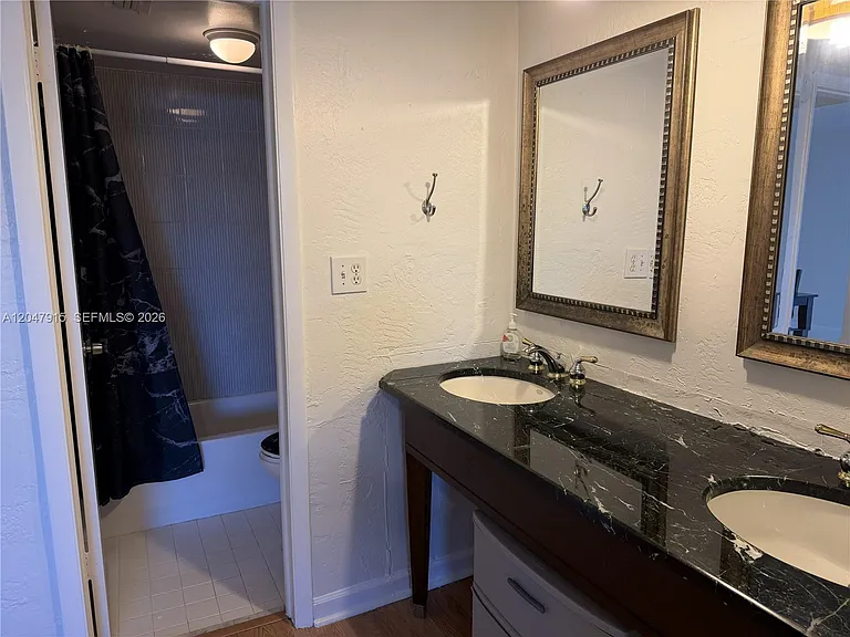 1205 Mariposa Ave #413 — Photo 9
