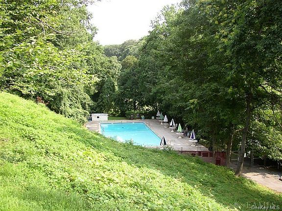 4th image of 98 Dehaven Dr APT 4F