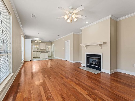 3rd image of 5535 Ducros Dr