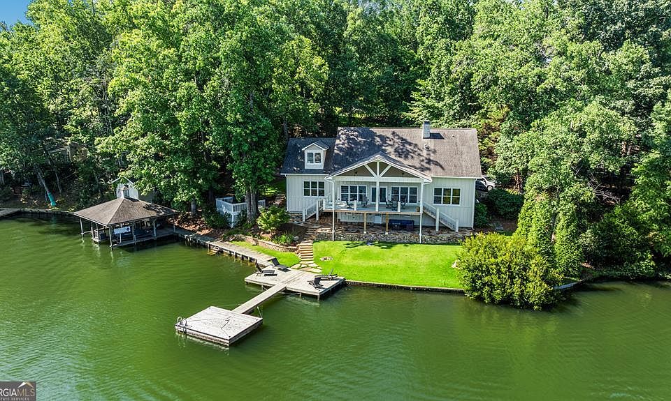 1st image of 540 Hall Dr