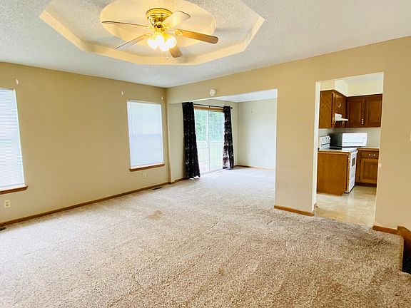 5th image of 11704 Corrington Ave