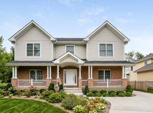 399 E Council Trail, Arlington Heights, IL 60005