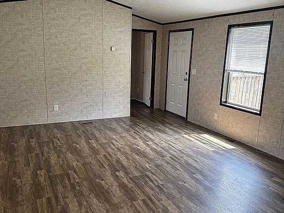 3rd image of 709 Greyhound Ln