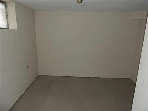 3600 NE 54th Ter — Photo 3