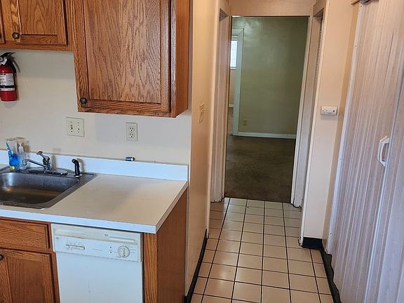 3rd image of 446-448 Waddell Ave