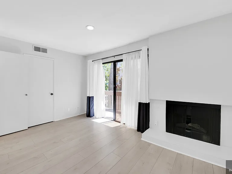 15215 Magnolia Blvd #130 — Photo 12