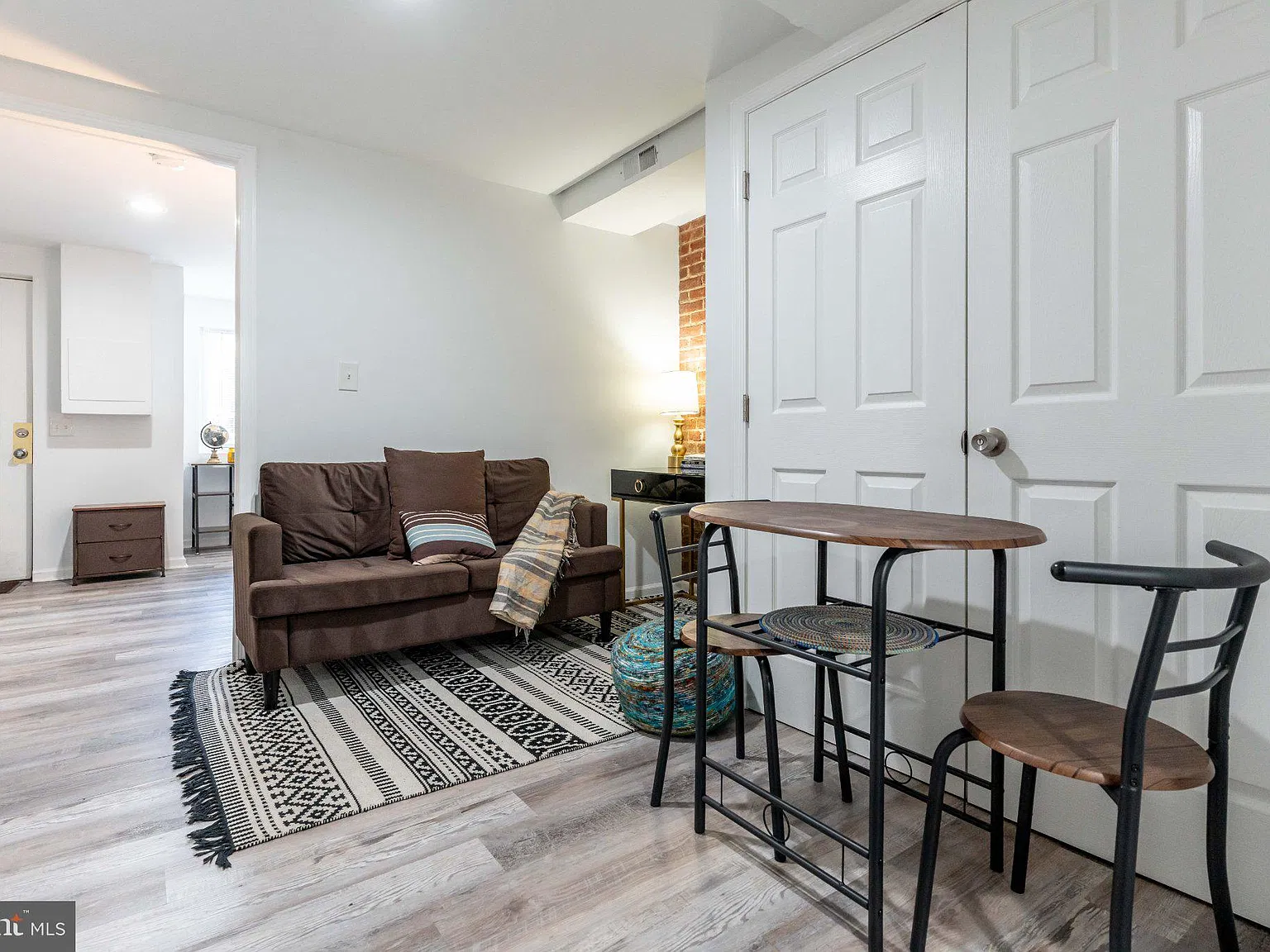 1 bed, 1.0 bath, 1325 sqft, $1,749 — Photo 4