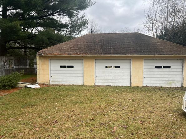 429 Drew St, Paw Paw, MI 49079