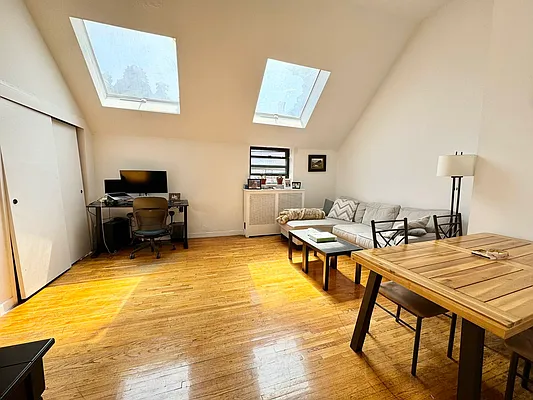 Rented by J PRESTON AND ASSOCIATES INC | media 11