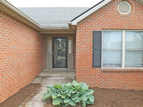 2nd image of 164 Buckingham Ln