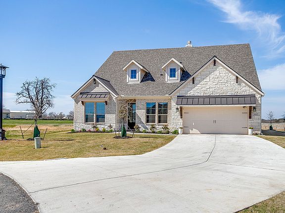 2nd image of 445 Guadalupe Ln