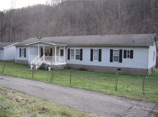 60 Upper Whittaker Dr, Gallagher, WV 25083