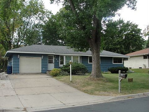 1st image of 830 Oakwood Dr