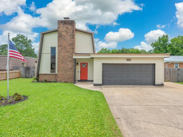 618 Russell Blvd, Fort Walton Beach, FL 32547