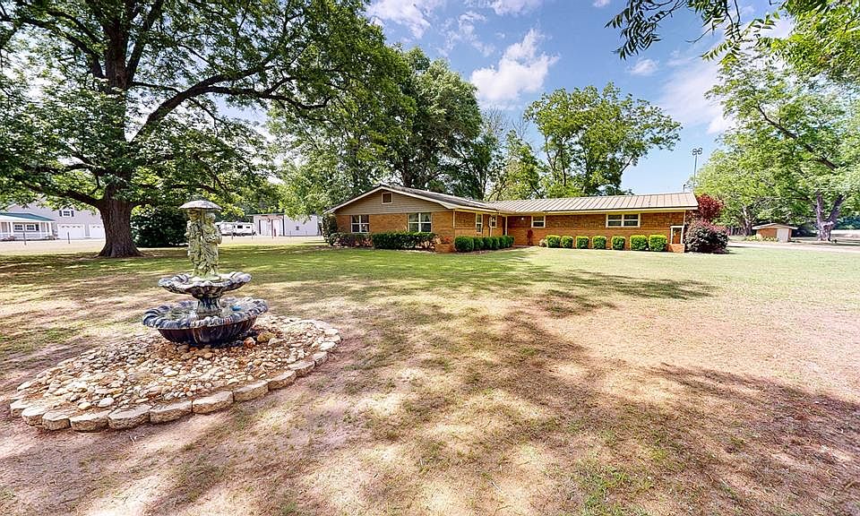 1st image of 442 Hicks Rd