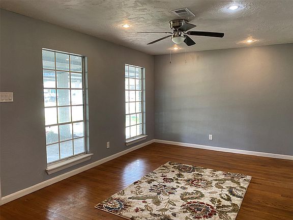 2nd image of 3807 Newton Dr
