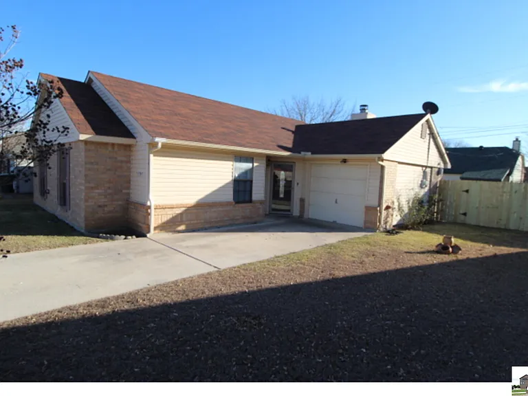 2404 Fieldstone Dr — Photo 5