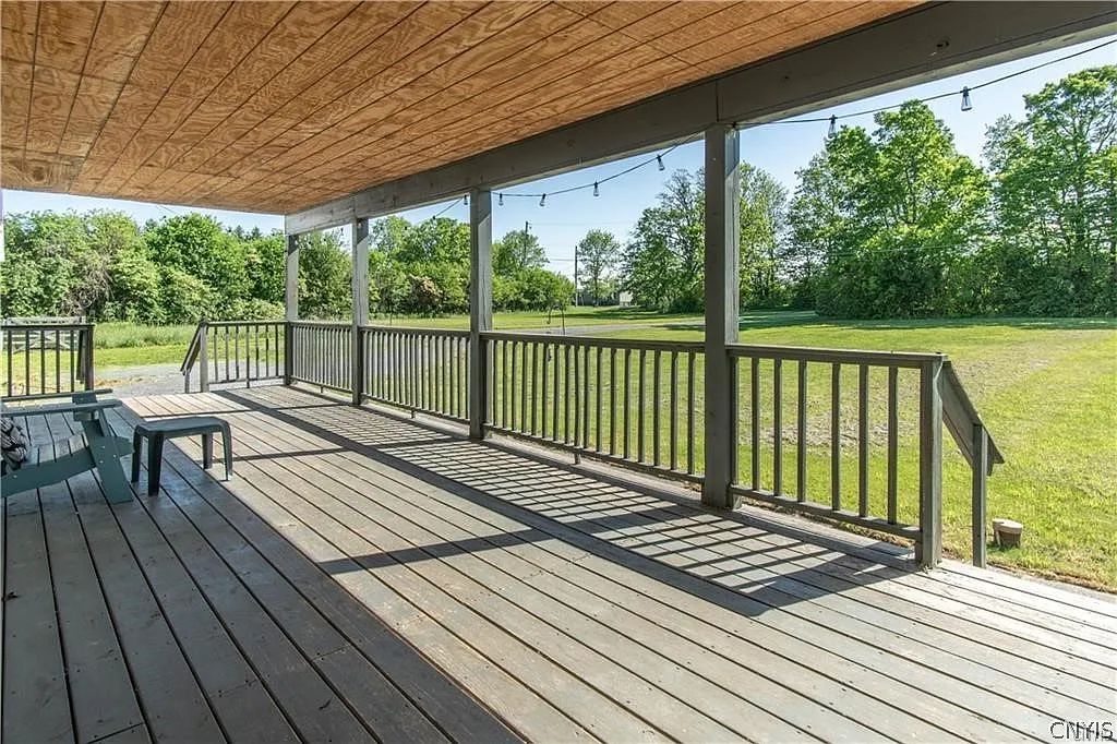 3 bed, 1.0 bath, 1403 sqft, $2,000 — Photo 4