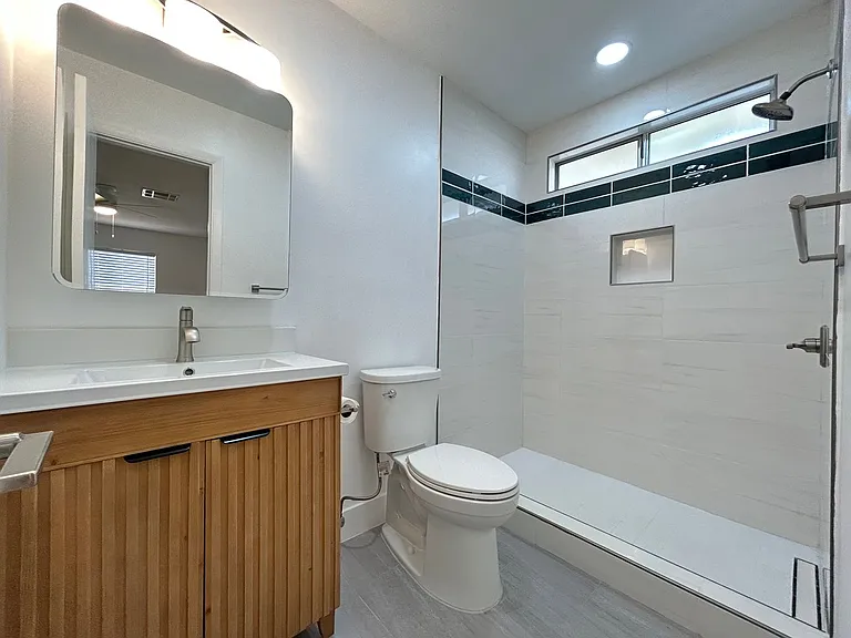 1075 Palo Verde St — Photo 11