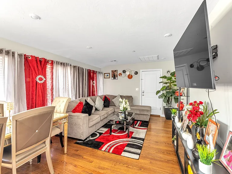 13 Pierce St #2 — Photo 3