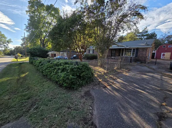 208 Skyline Rd, Greer, SC 29651