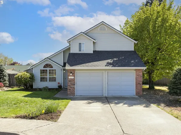 310 E Sunset Dr, Newberg, OR 97132