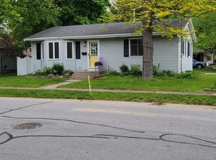 302 Sigsbee St, Rockford, MI 49341