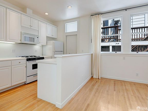 5th image of 2664 Baker St