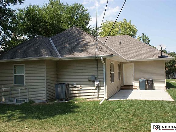 5th image of 4327 Erskine St