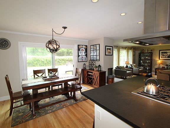 3rd image of 286 Highland Dr