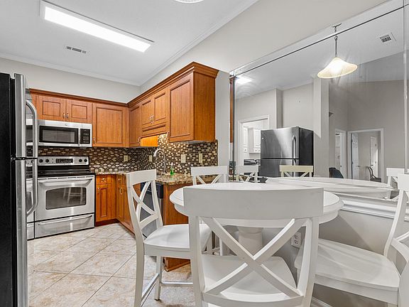 4th image of 9780 Leyland Dr. #11
