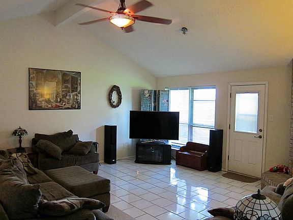 5th image of 809 River Creek Dr