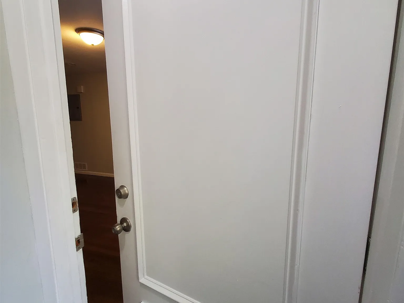 3 bed, 1.0 bath, $2,400 — Photo 4