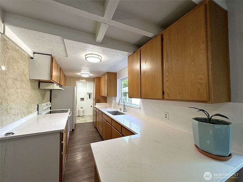 5th image of 161 E Forest Drive