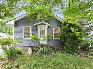 54 Allen St, Rumson, NJ 07760