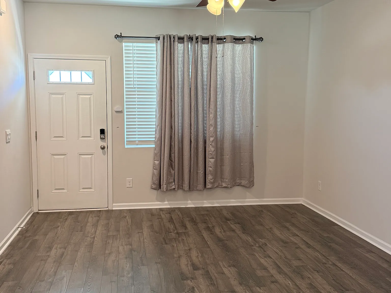 635 Quartz Ln — Photo 4