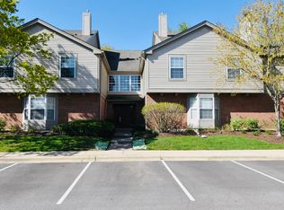 137 White Oak Ct APT 6, Schaumburg, IL 60195