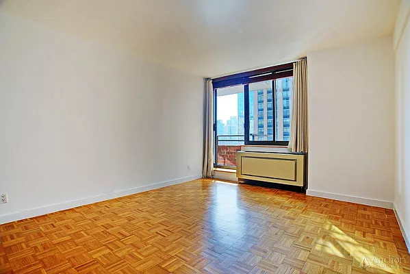 Rented by Anchor Associates | media 17
