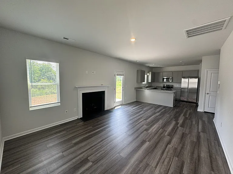 5037 Fallmeade Rd — Photo 2