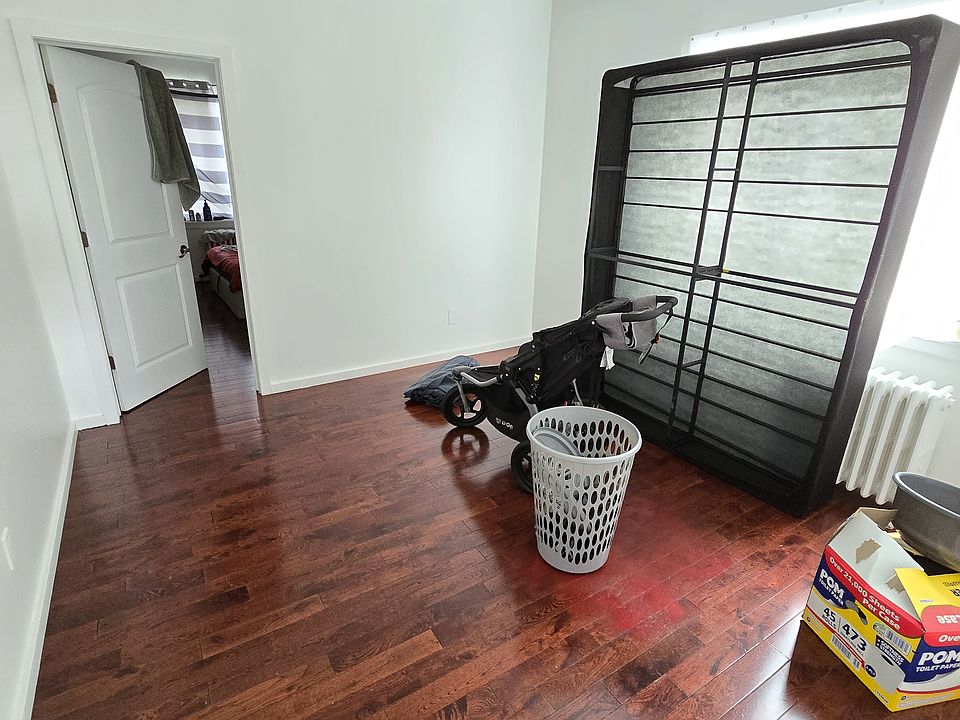 2nd image of 14 Parson Pl