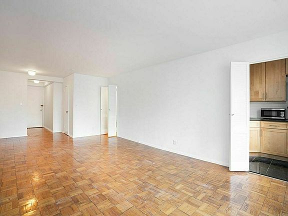 2nd image of 321 E 48th St #10A1