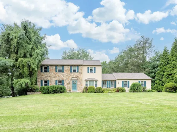 1308 S Tulip Dr, West Chester, PA 19380