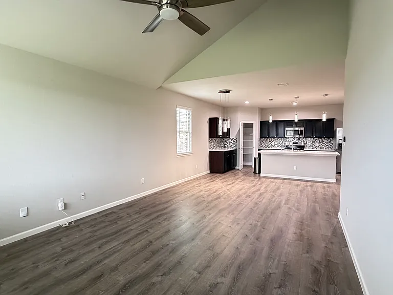 6118 Yesenia St — Photo 8