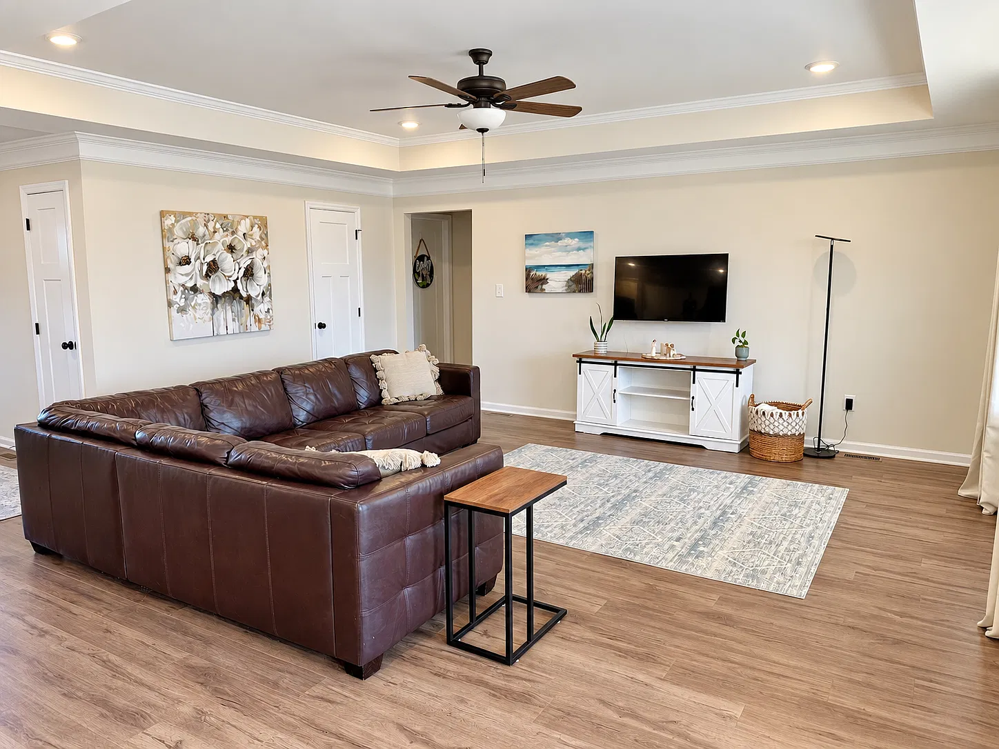 3 bed, 2.5 bath, 2000 sqft, $2,495 — Photo 2