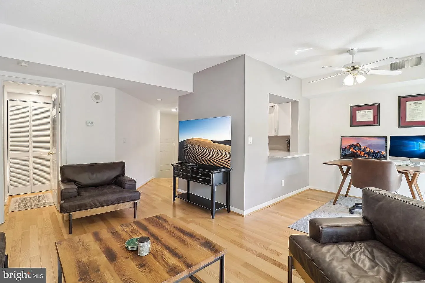 1 bed, 832 sqft, $4,000 — Photo 2