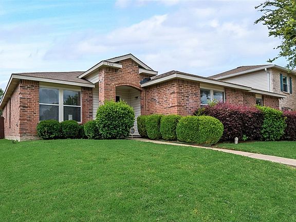 4th image of 1504 Greenbrook Dr