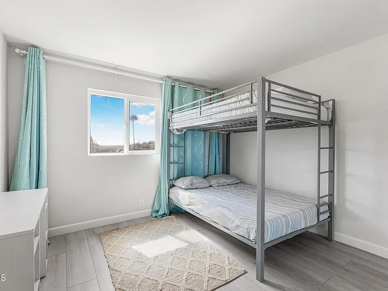 304 E Surfside Dr — Photo 18